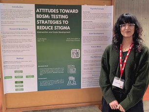 Arushi presenting a proposal for her honours thesis on kink stigma.